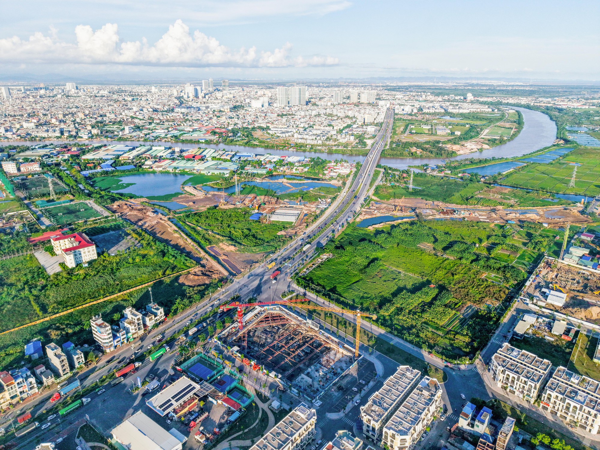 Hạ tầng của Hải Phòng đang được đẩy mạnh.